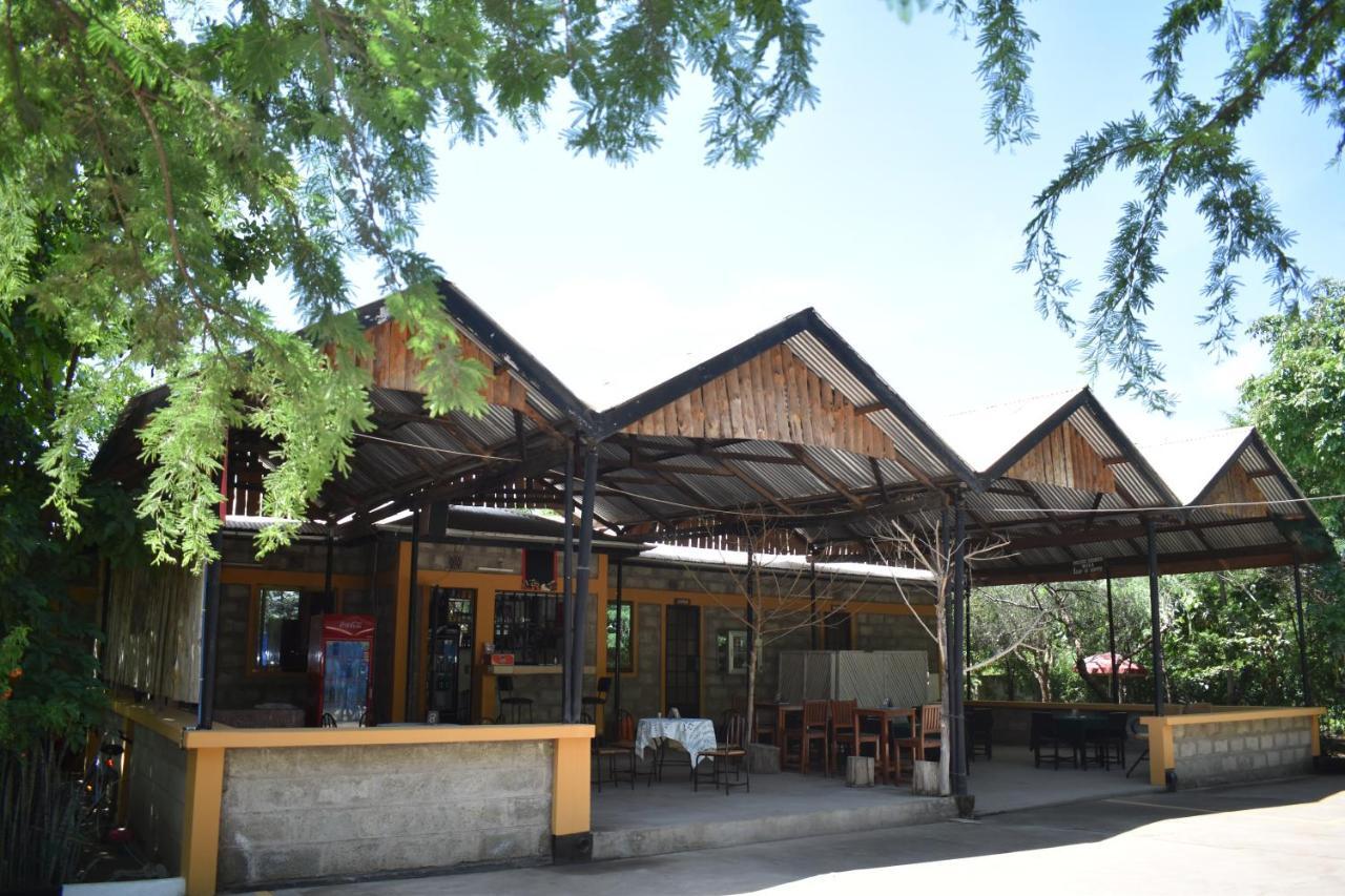 Rainbow Executive Lodge Boma la Ngombe Exterior foto