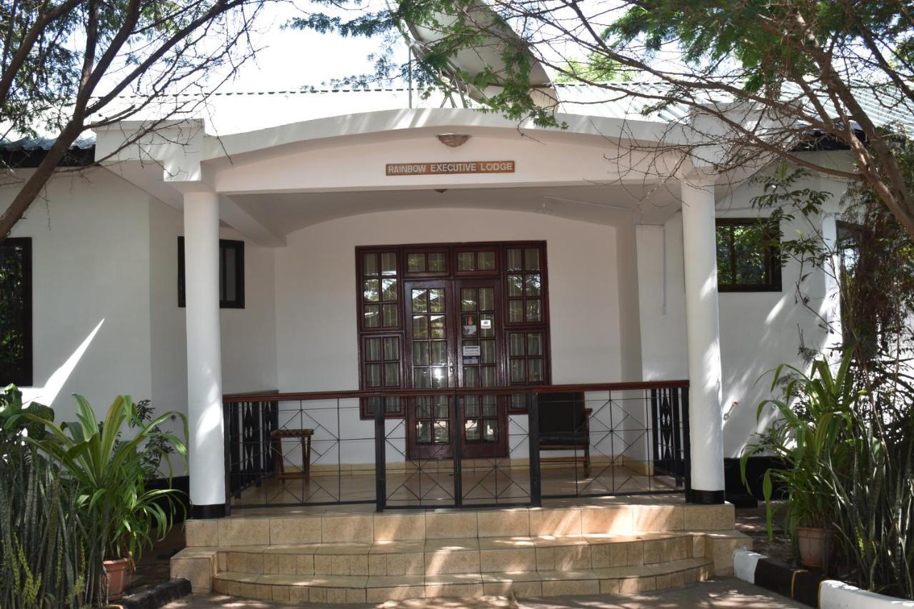 Rainbow Executive Lodge Boma la Ngombe Exterior foto