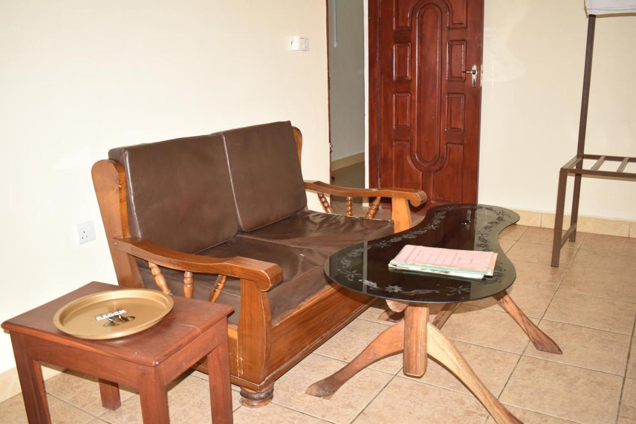 Rainbow Executive Lodge Boma la Ngombe Exterior foto