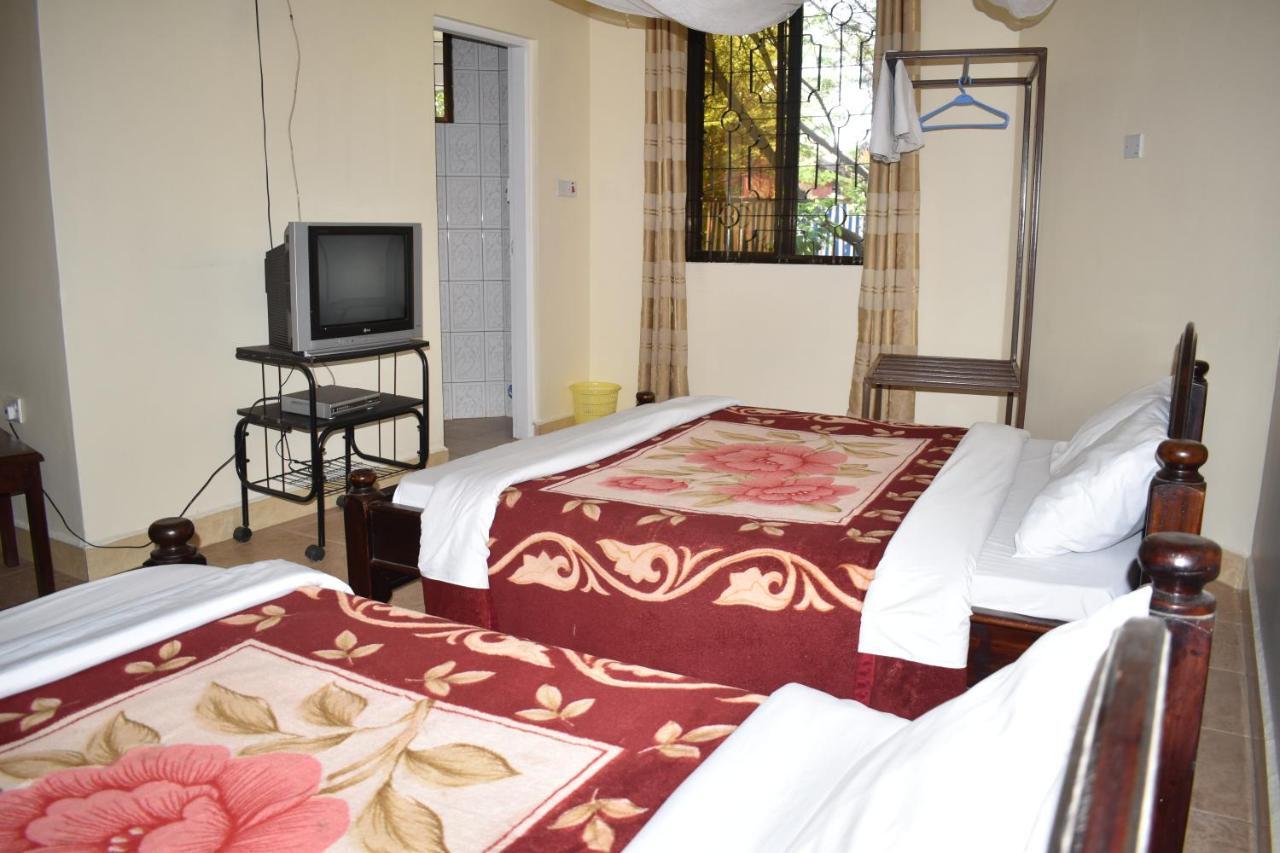 Rainbow Executive Lodge Boma la Ngombe Exterior foto