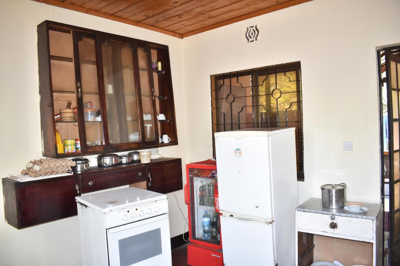 Rainbow Executive Lodge Boma la Ngombe Exterior foto