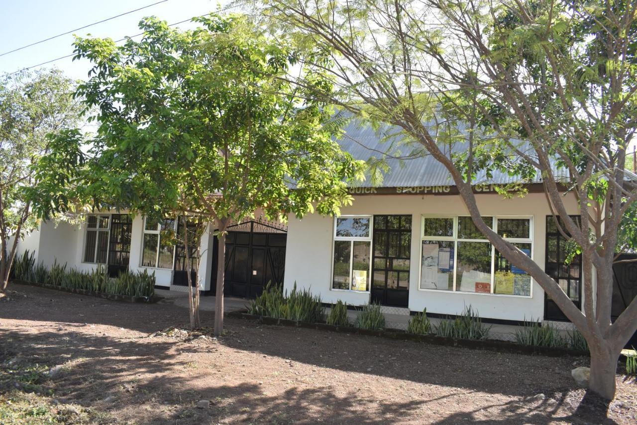 Rainbow Executive Lodge Boma la Ngombe Exterior foto